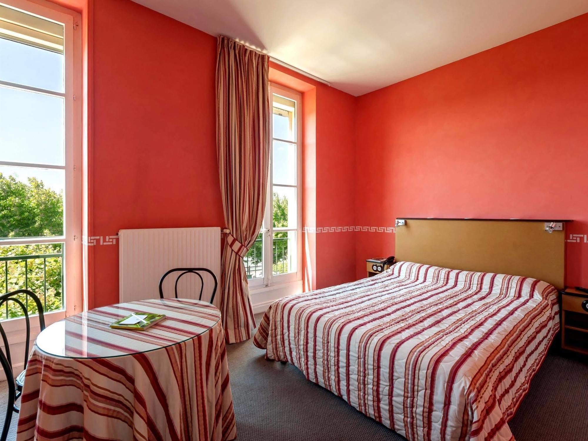 Hotel Restaurant Emile Job Montmerle-sur-Saone المظهر الخارجي الصورة