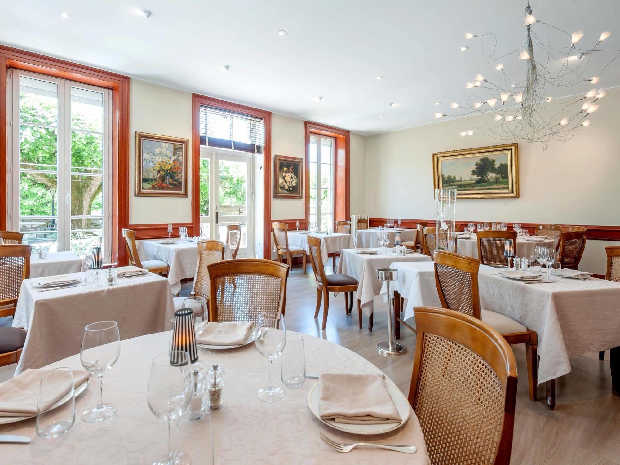 Hotel Restaurant Emile Job Montmerle-sur-Saone المظهر الخارجي الصورة